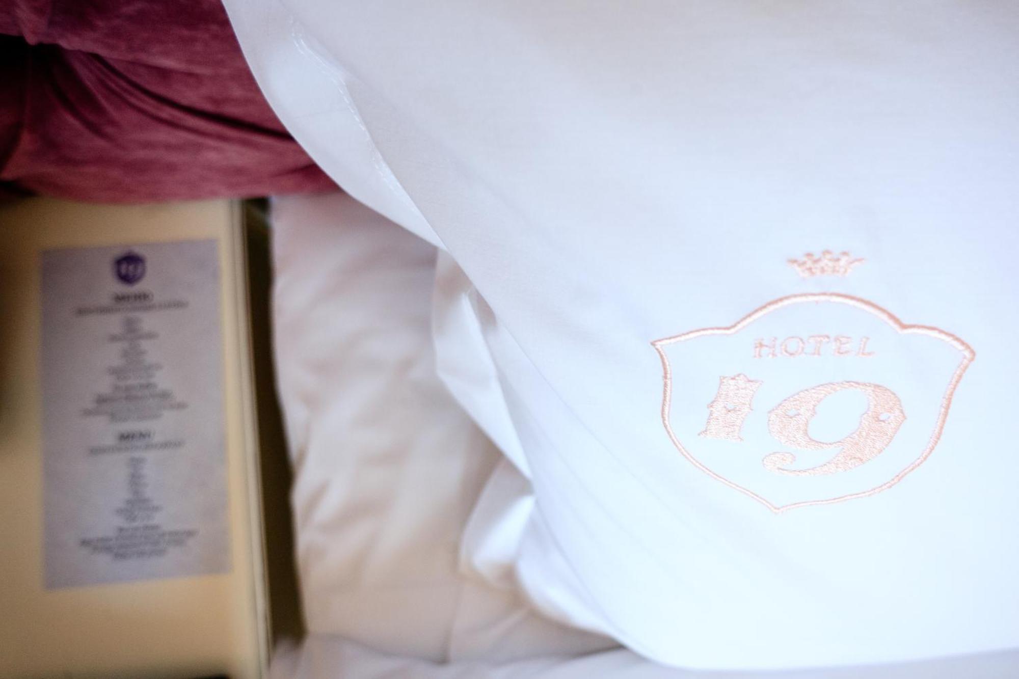 Hotel 19 Kharkiv Rom bilde